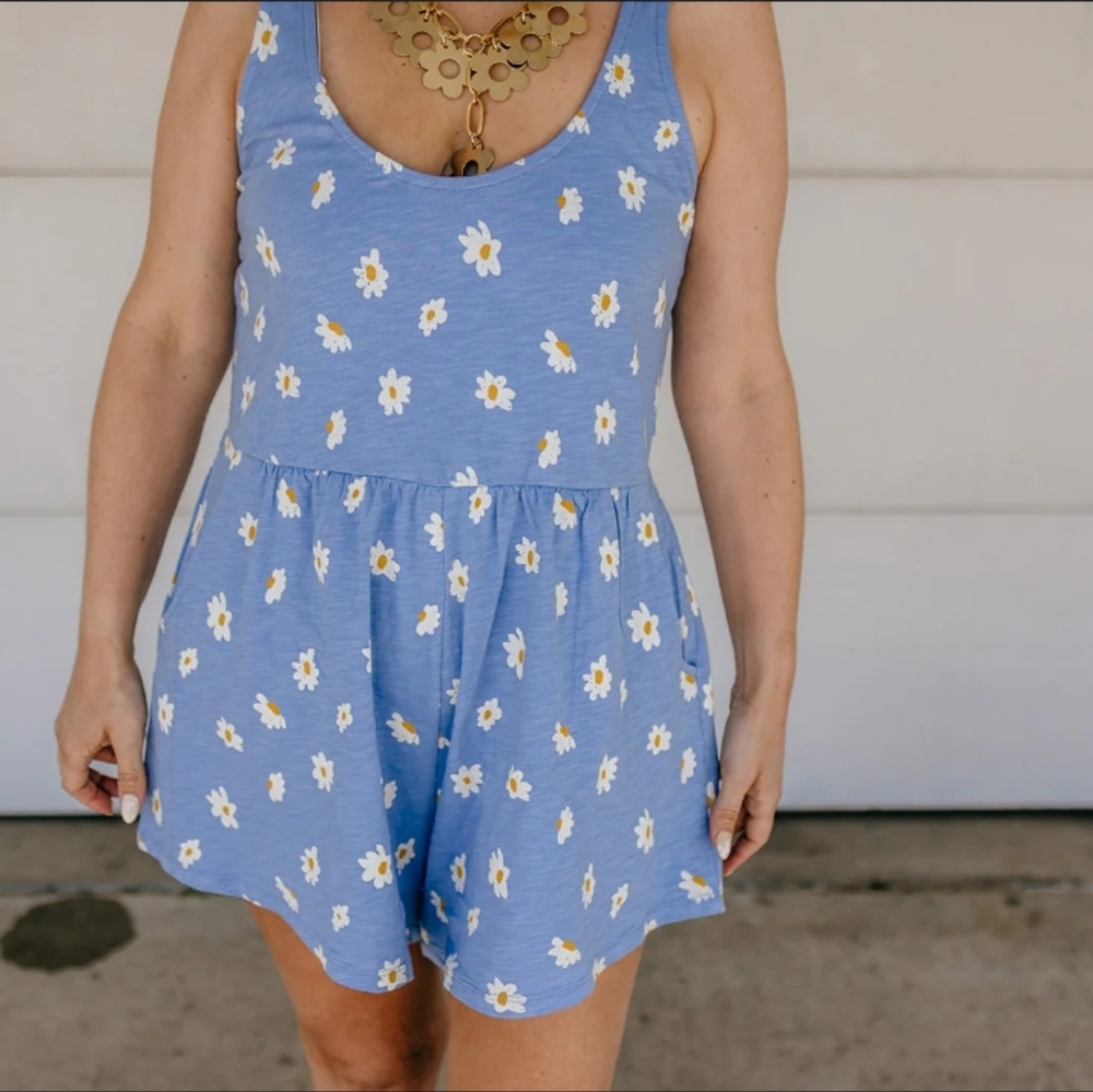 Vada WINTER Blue Floral Women's Boho Romper. SizeM